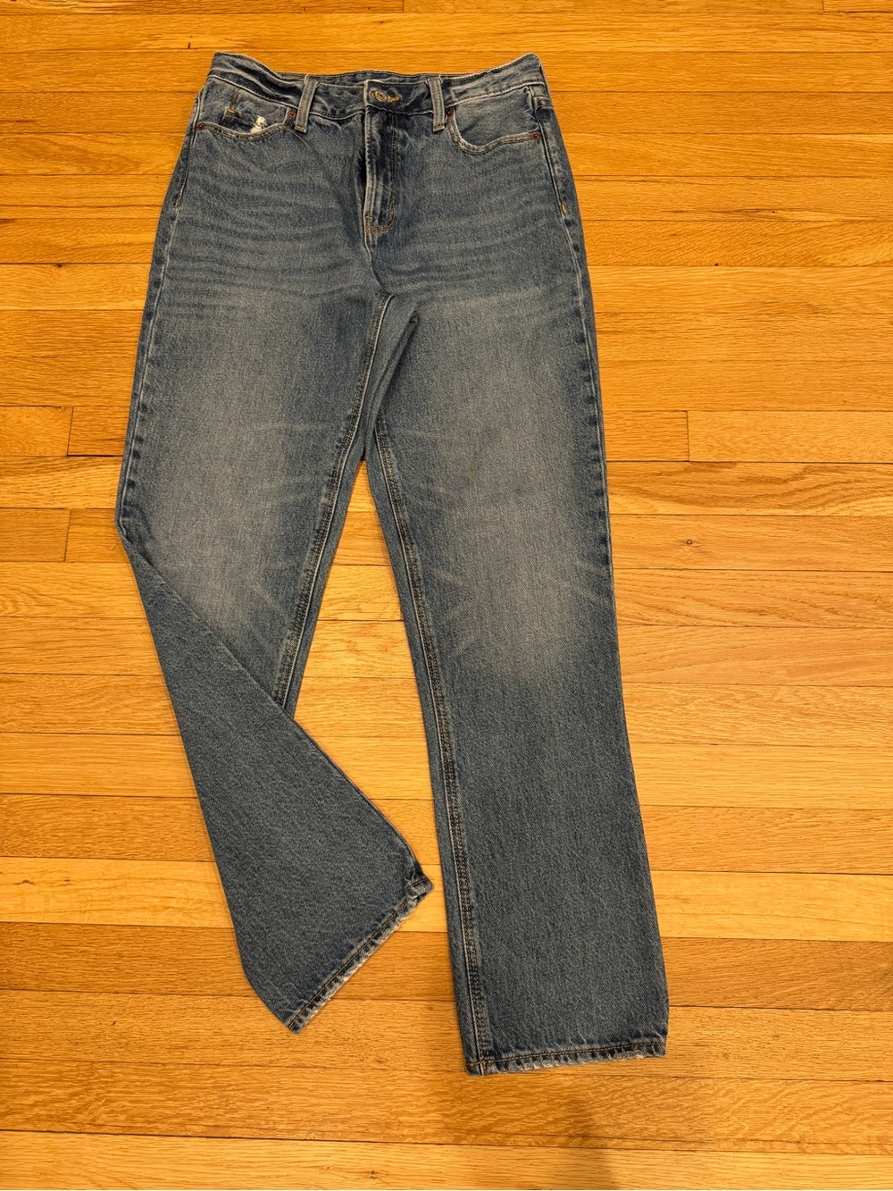 Old Navy Women's Straight-Leg Jeans in Medium Blue Wash